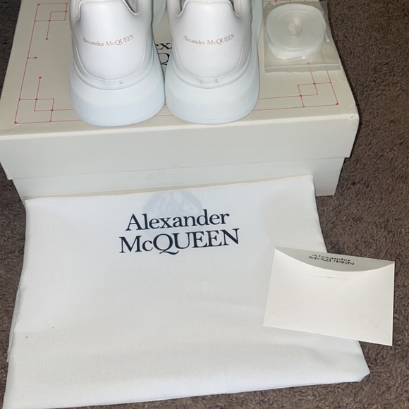 Alexander McQueen - Picture 5 of 5